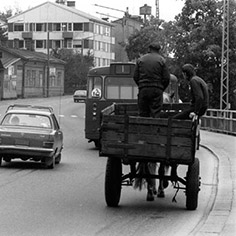 Onni Niemen hevoskyydiss&auml; Pispalan valtatiell&auml; 1972